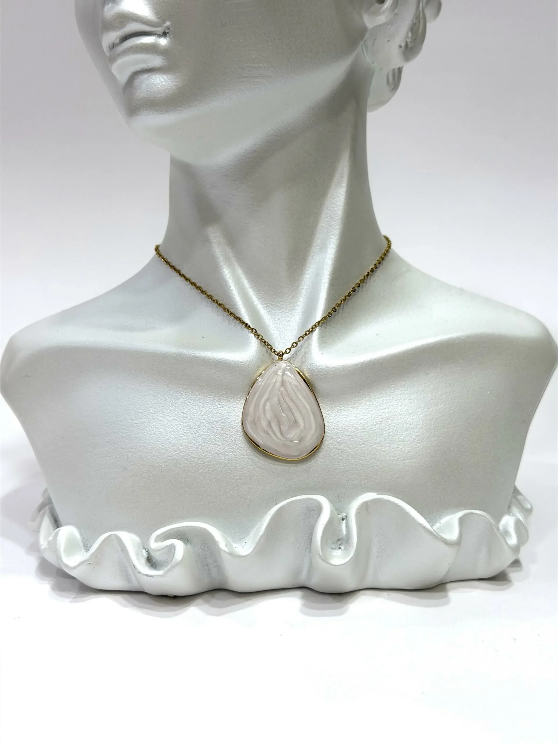 Timeless Tear Drop Pearl Pendant Necklace