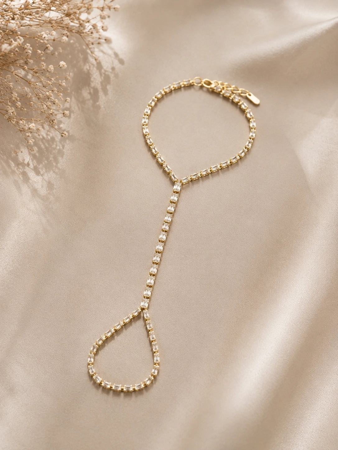 Lumière Crystal Hand Chain