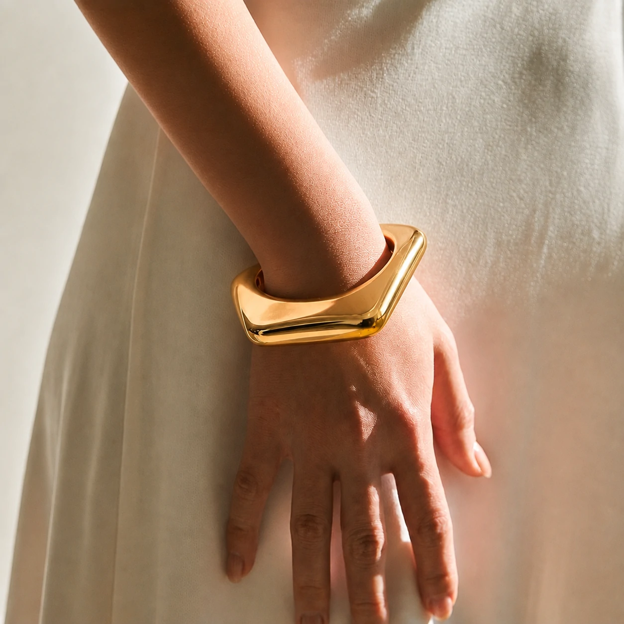 Sculpted V Bangle