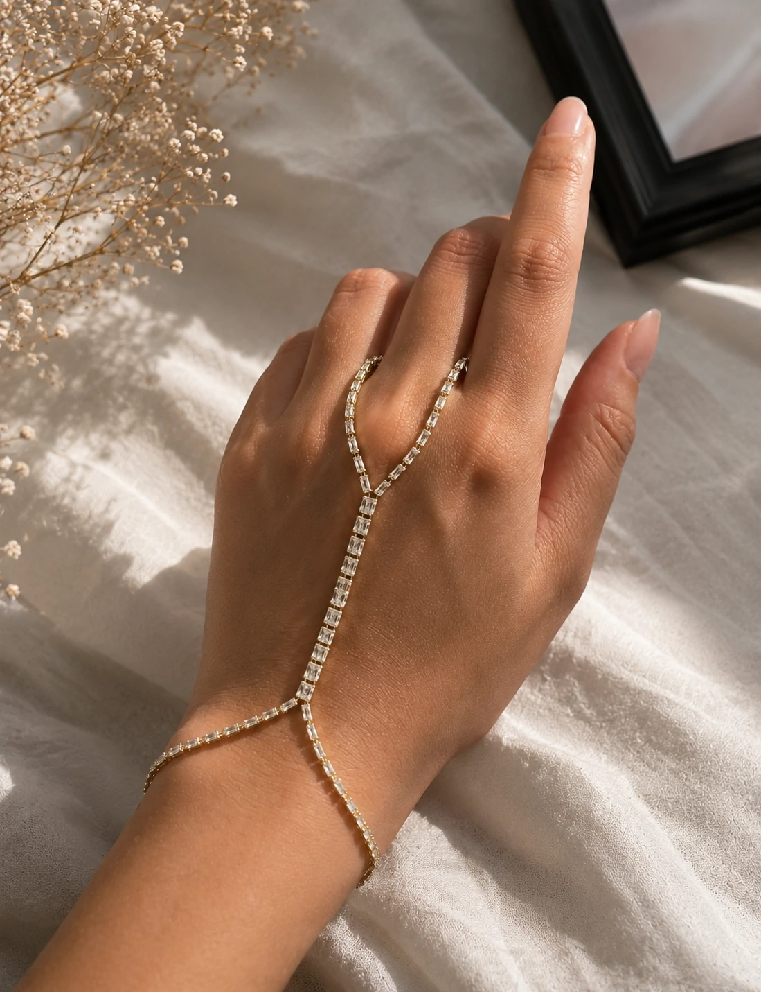 Lumière Crystal Hand Chain